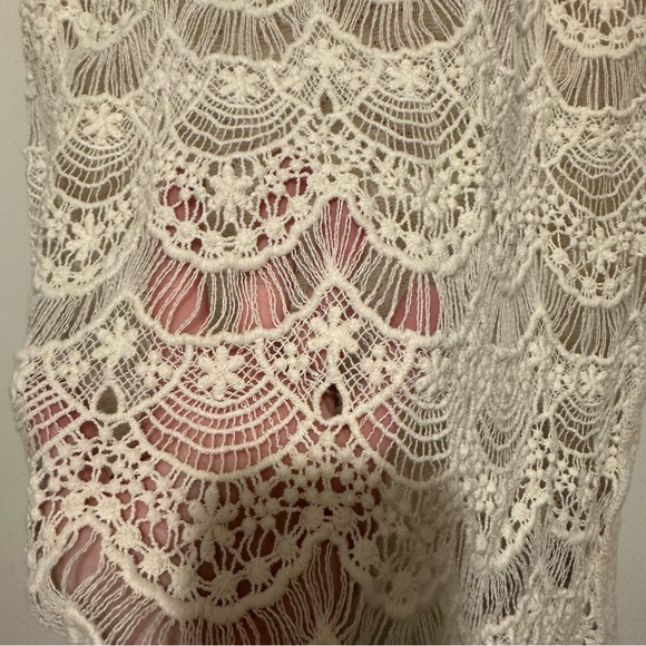 Miss Me cream crochet tank sheer size M - Picture 2 of 5